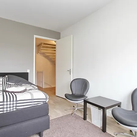 ベッド・アンド・ブレックファスト Wit 51 *