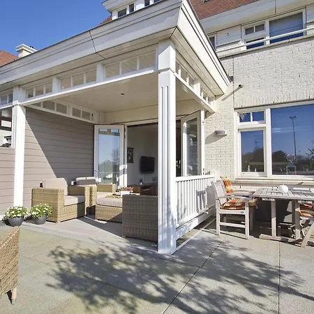 לינה וארוחת בוקר Wit 51 *